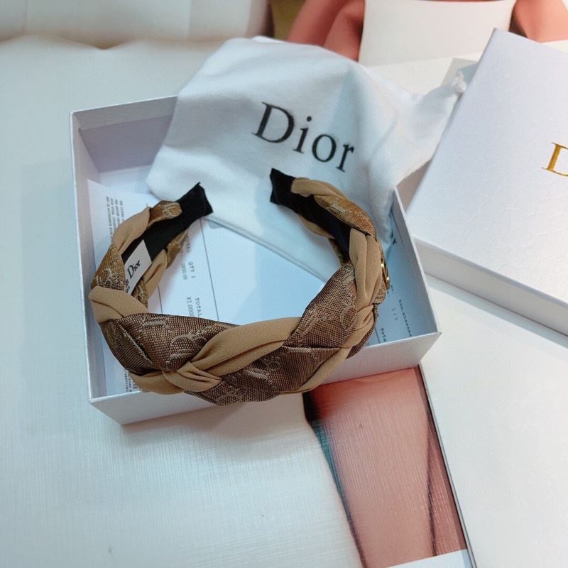 CHRISTIAN DIOR